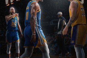 关于库里连续五场比赛得分超过败北，湖人挑战极限！的信息