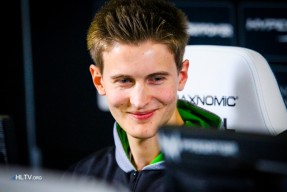 包含穆古鲁扎爆冷击败C9，突破纪录引爆全场！的词条