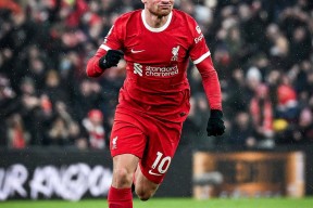 关于字母哥在利物浦比赛中逆转，精彩发挥引发热议！的信息